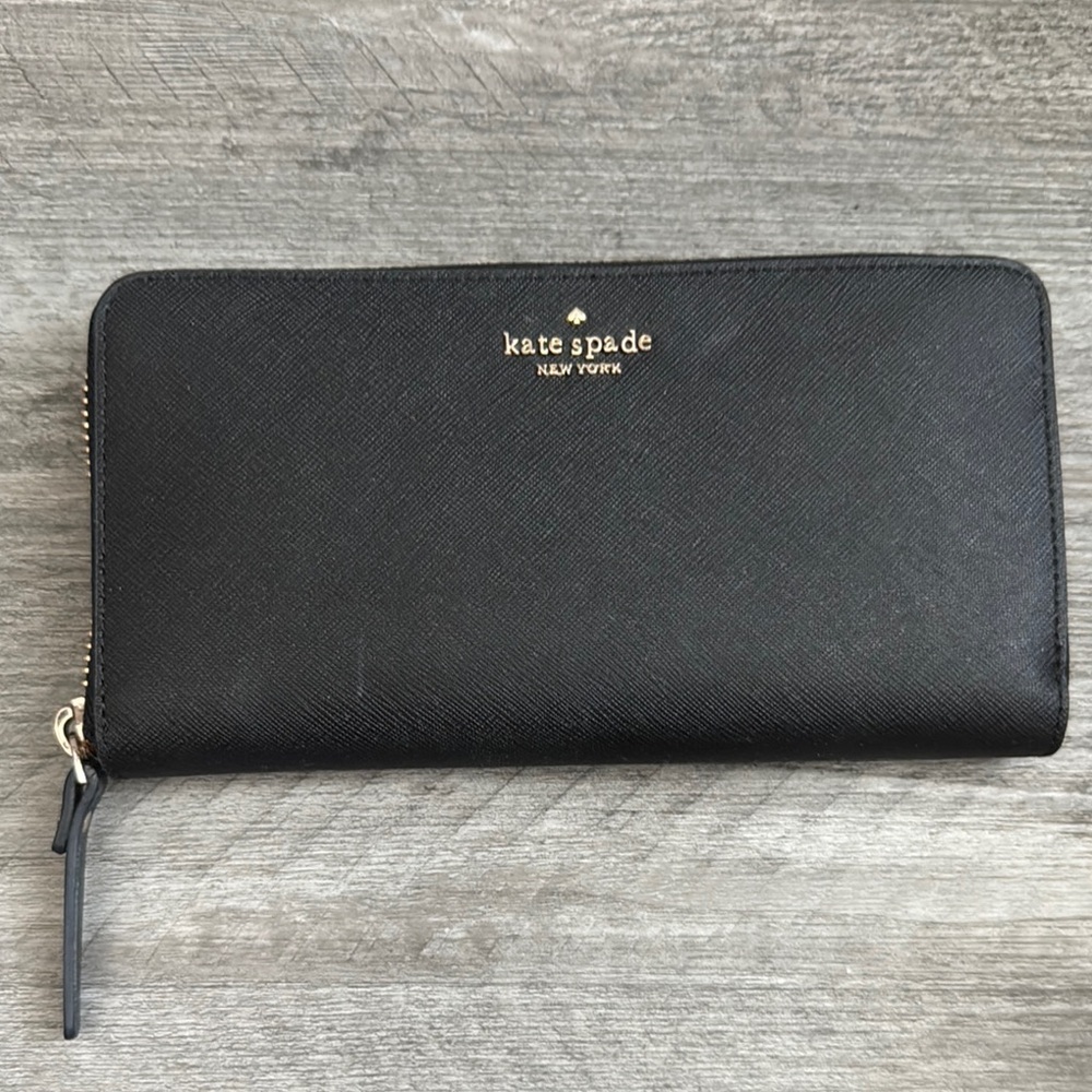 Kate Spade Blk&Gold Full Size Wallet w/Multiple Compartments and Card Holders - Picture 12 of 12